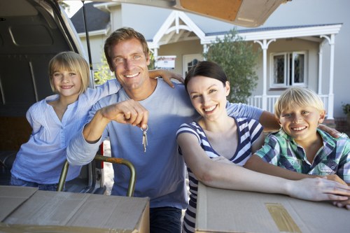 Packing and unpacking support for van-based removals